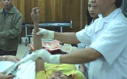 Giận chồng, cho hai con uống thuốc độc tự sát