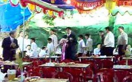 Dự đám cưới, đâm chết người