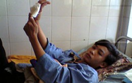 7 học sinh bị chém trọng thương