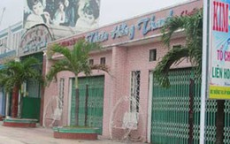 Công an nổ súng hơi cay giữa đám cưới