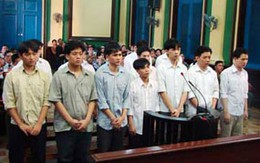 Triệt hạ đường dây ma túy xuyên Việt: 18 bị cáo lãnh án 