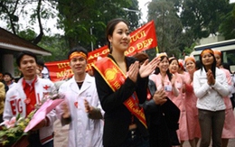 “Chủ nhật Đỏ” cùng Hoa hậu và Á hậu Việt Nam