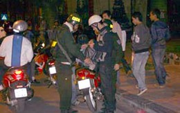 Không đội MBH còn bóp cổ, giật súng của CSCĐ