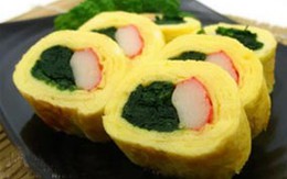 Làm trứng cuộn kiểu sushi