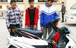 Nhóm 9X vờ đua xe để cướp