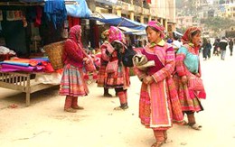 Nghe kích động, nhiều phụ nữ trốn sang Trung Quốc