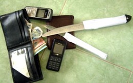 Triệt hạ băng cướp chuyên... dán miệng nạn nhân