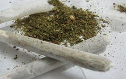 Một người nghiện ma túy, quậy phá: Bị người thân lập mưu sát hại