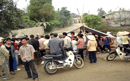 Đắng lòng vấn nạn "giữ" gái làng