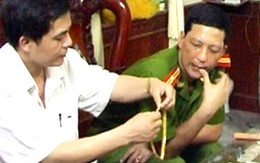Vụ thầy giáo đi cướp vàng: Phát hiện nhiều...bao cao su, que thử thai trong nhà đối tượng