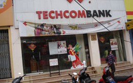 Vụ nhân viên Techcombank "cầm nhầm" 50 triệu đồng của khách: Nên công khai băng ghi hình