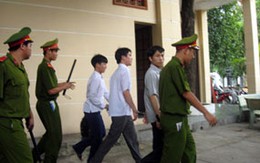 Lừa bạn vào phòng để hiếp