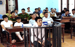 Chém vợ 11 nhát, ngồi tù 8 năm chẵn