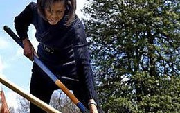 Michelle Obama trồng rau trong Nhà Trắng