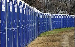 Truy lùng kẻ đốt nhà vệ sinh bí ẩn