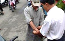 Giành khách đánh giày, bị đâm chết