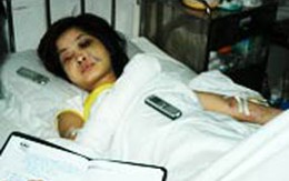 Một cô gái bị "má mì" dùng cực hình tra tấn