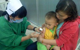 TP HCM: Dừng việc buộc khách hàng cam kết khi tiêm vaccine