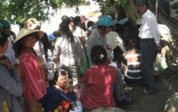 "Nước thần" chữa bệnh: Dân thiếu hiểu biết, chính quyền loay hoay