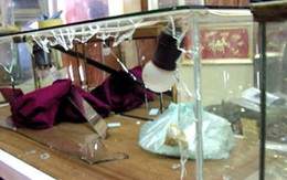 Nổ súng, cướp vàng giữa ban ngày