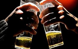 Say xỉn, đâm thủng mắt bạn nhậu