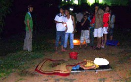 Một thiếu nữ bị cưỡng hiếp, giết chết vứt xuống hồ?