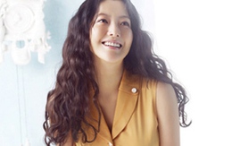 Kim Hee Sun dịu dàng với trang phục hè