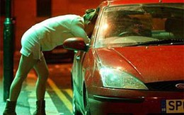 Bố đưa con đi chọn... gái mại dâm