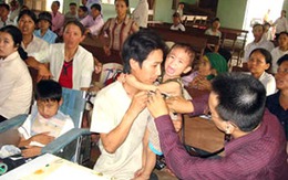 Trao học bổng Pháp - Việt cho trẻ em nạn nhân chất độc da cam 