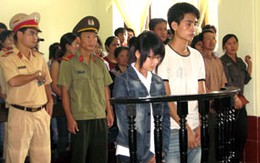 Dùng ảnh sex tống tiền người yêu: Bài học không chỉ dành cho bị cáo