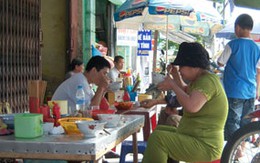 Giữa vùng tiêu chảy cấp: Chính quyền lo lắng, dân thờ ơ