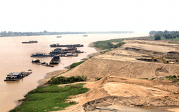 “Sa tặc” đe dọa chân cầu