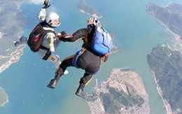 Cụ bà 70 tuổi nhảy dù sau 8 năm ghép tim