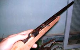 Hai nữ sinh bị bắn trọng thương khi đến trường