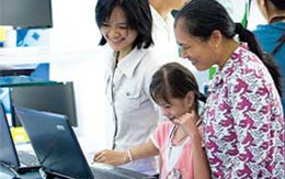 Laptop, di động giá rẻ "hút" người tiêu dùng