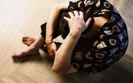 Tự cắt "của quý" vì không được lấy người yêu