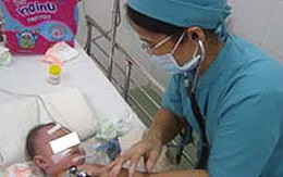 Suýt chết vì sặc cháo