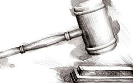 Mang cáo phó dán trước cổng... công an quận