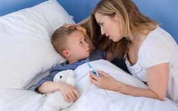 Hạ sốt cho trẻ - Không chỉ dùng thuốc