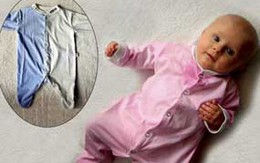 Quần áo đổi màu khi em bé sốt