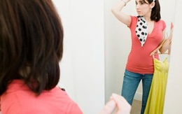 Chân cong mặc váy như thế nào?