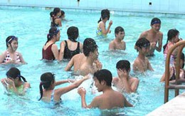Những việc nên làm sau khi đi bơi