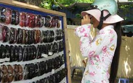 Mua kính thời trang giá rẻ: Tiền mất, tật mắt