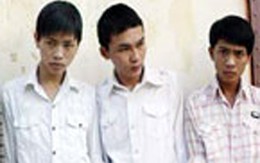 Chỉ cướp nữ sinh đi học về 