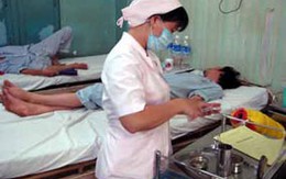 Nhiều nhân viên y tế bị phơi nhiễm với máu dịch của bệnh nhân