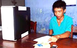Lại dùng ảnh sex tống tiền bồ cũ