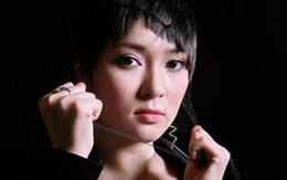 HH Nguyễn Thị Huyền cá tính với phong cách "lạ"