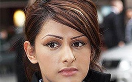 Nữ cai ngục mất việc vì quá sexy