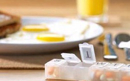 Không nên uống kháng sinh kèm vitamin C