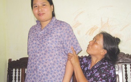 Nước mắt “xóm người điên”